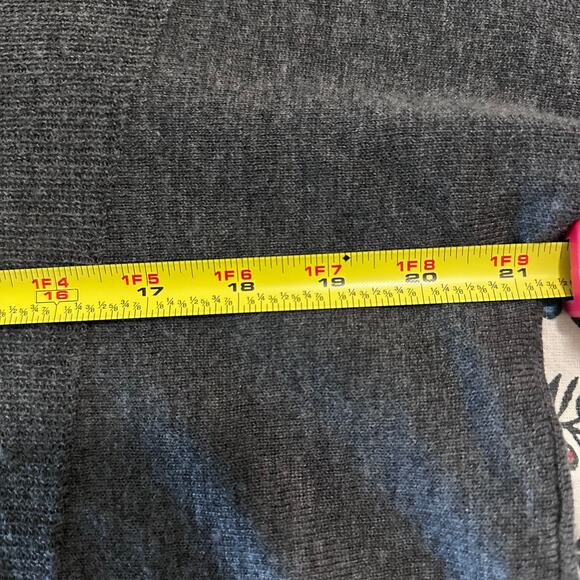 Vince Lux Women's Grey Wool & Cashmere Blend Knit Top Size M Minimalist Classic - Picture 8 of 9